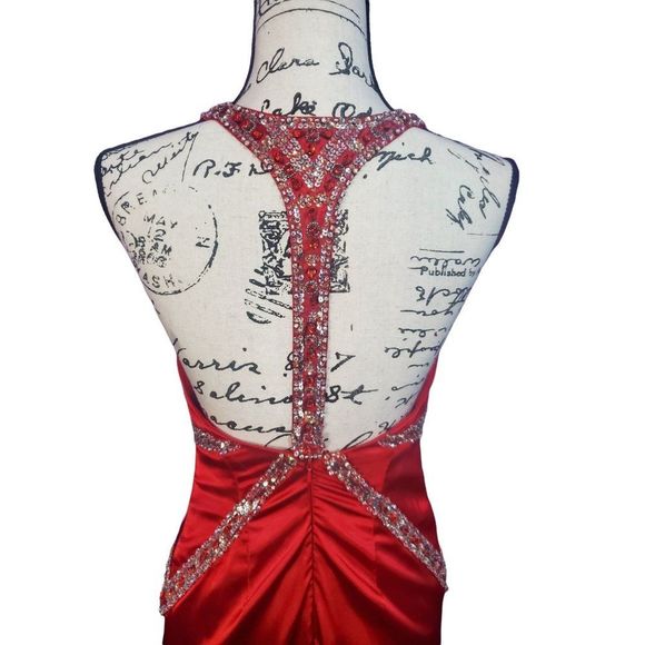 Le Gala Tony Bowls Womens Red Embellished Gown Size 8 - Picture 4 of 12